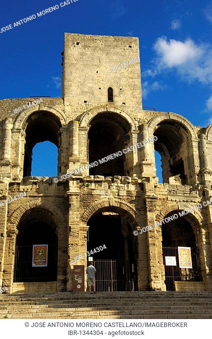 Roman ampitheatre, Les Arènes, Arles, Bouches du Rhone, Provence, France, Europe