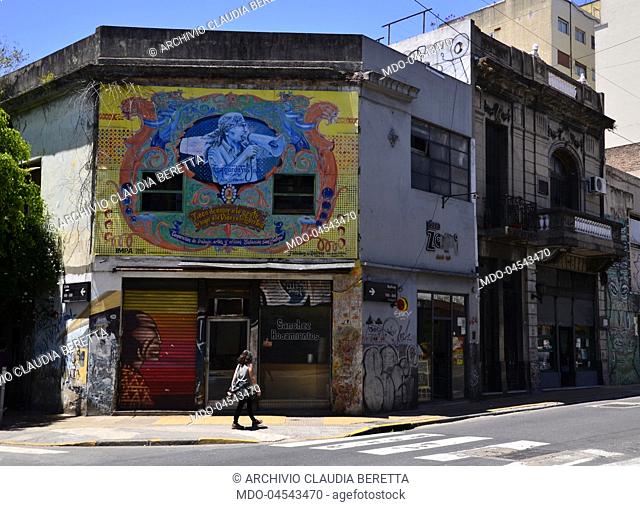 A murales depicting argentinian singer and actor Leonardo Favio on San Telmo wall. The painting is made as typical fileteado style