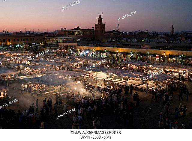 Djemaa el Fna, the famous medieval market place, Djemaa el Fna, Medina, Marrakesh, Morocco, North Africa