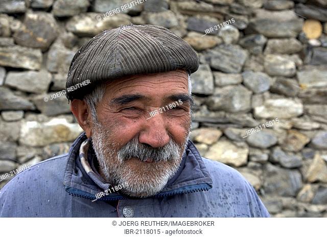 Kirghiz man, portrait, Pamir region, Tajikistan, Central Asia, Asia