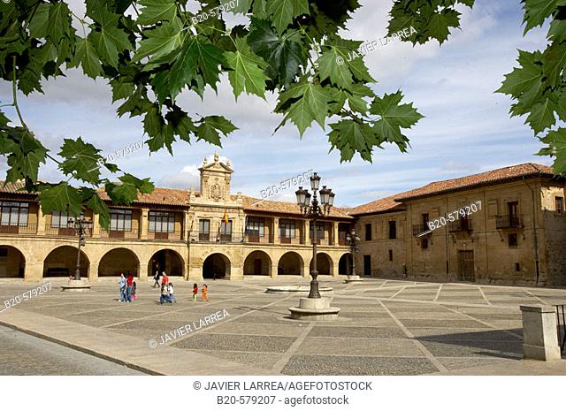 Town hall. Plaza Mayor. Santo Domingo de la Calzada, La Rioja. Spain