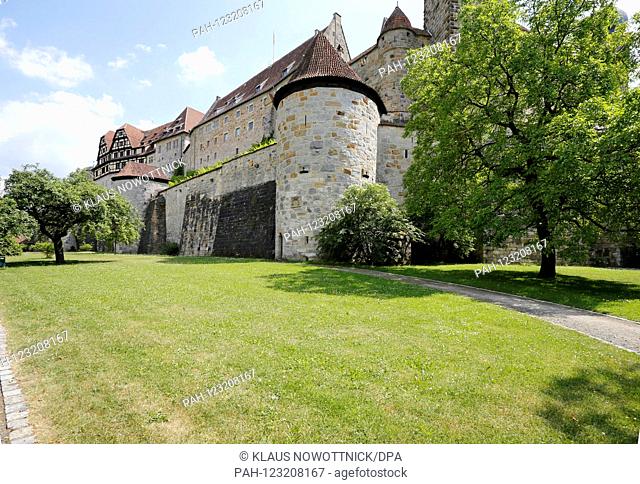The Veste Coburg, also known as the ""Frankish Crown"", rises high above the city with its huge walls and towers. In 1056 the fortress was first mentioned as...