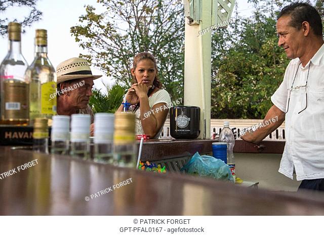 MOJITO BAR IN THE PARK OF LA PUNTA GORDA, CIENFUGOS, FORMER PORT CITY POPULATED BY THE FRENCH IN THE 19TH CENTURY, LISTED AS A WORLD HERITAGE SITE BY UNESCO