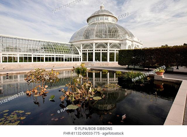 Pool And Conservatory At Botanical Gardens Stock Photos And Images