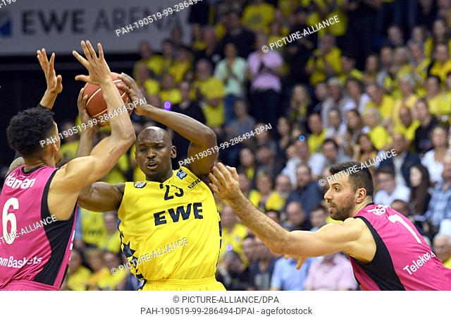 19 May 2019, Lower Saxony, Oldenburg: Basketball: Bundesliga, EWE Baskets Oldenburg - Telekom Baskets Bonn, championship round, quarter finals, 1st matchday