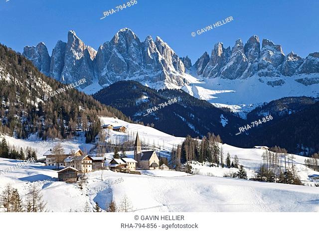 Winter landscape of St. Magdalena village and church, Geisler Spitzen, 3060m, Val di Funes, Dolomites, Trentino-Alto Adige, South Tirol Tyrol, Italy, Europe