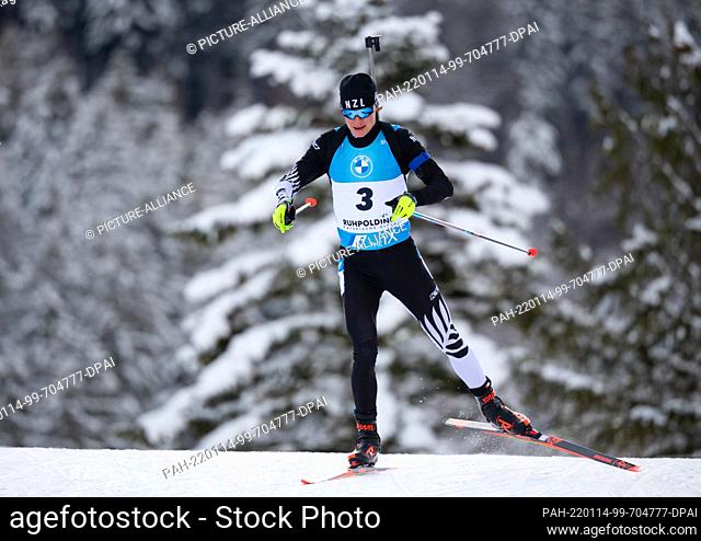 13 January 2022, Bavaria, Ruhpolding: Biathlon: World Cup, Sprint 10 km in Chiemgau Arena, men. Campbell Wright from New Zealand in action
