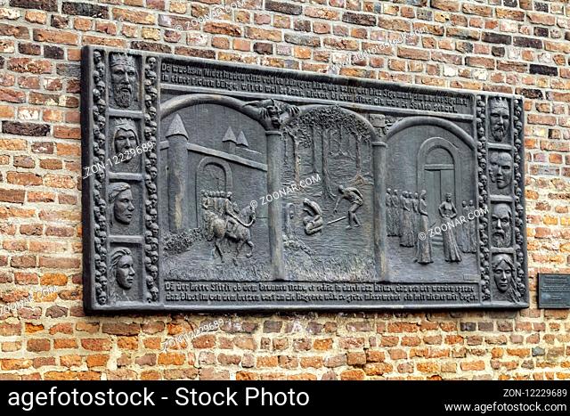 Siegfried-Relief am Nordwall in Xanten, Niederrhein, Nordrhein-Westfalen, Deutschland, Europa
