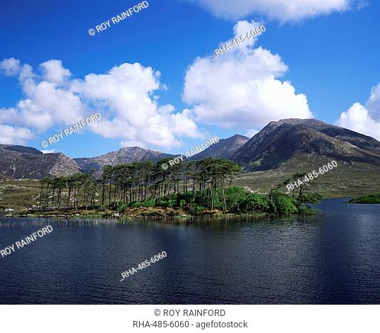 Derryclare Loch, Connemara, County Galway, Connacht, Eire Republic of Ireland, Europe