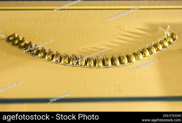 Egypt, Cairo, Egyptian Museum, collar with golden shells found in a tomb of Nag el Deir, first Dynasty