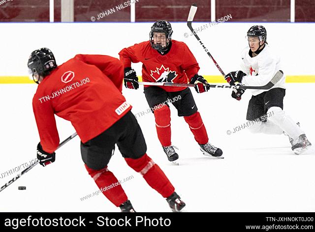 MALMÖ 2023-12-18 Macklin Celebrini (17) when Canada's team trains in Limhamns Ice Hall in Malmö, Sweden, 18 December 2023 ahead of the JVM (2024 IIHF Junior WC)