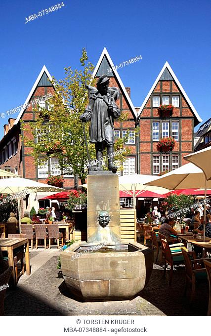 Kiepenkerl, monument traveling merchants from the Münsterland on the Spiekerhof, Münster in Westfalen, North Rhine-Westphalia, Germany