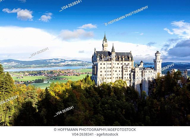 Famous Neuschwanstein Castle (New Swanstone Castle), Hohenschwangau, Bavaria, Germany, Europe