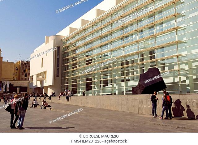 Spain, Catalonia, Barcelona, Raval district, Pplaca dels Angels 1, the Contemporary Art Museum of Barcelona MACBA by architect Richard Meier