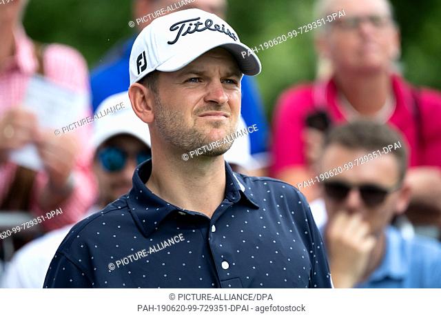 20 June 2019, Bavaria, Eichenried: Golf: European Tour - International Open, singles, men, 1st round. The golf professional Bernd Wiesberger from Austria in...