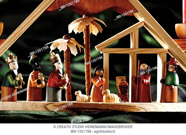 Nativity scene with figures made of wood