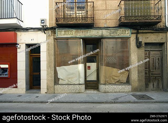 Traditional house with closed shop, Barco de Avila, province of Avila, Castilla y Leon, Spain