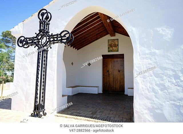 The Mountain of the Saints of Sueca (in Valencian the Muntanyeta dels Sants), hermitage whose origin dates from century XIV and that is dedicated to the saints...