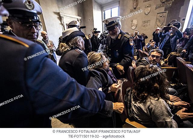 Protest of the Municipal Coununcilor X City hall Athos De Luca during the Sitting of the City Council in Rome, ITALY-15-01-2019