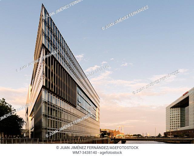 Hamburg, Germany: Deichtor Office Building in the port of Hamburg, designed by Hadi Teheran architect