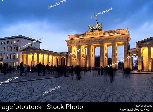 Berlin, Brandenburg Gate, blue hour, lights, tourists