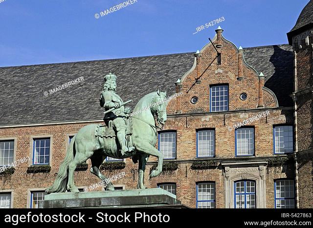 Jan Wellem Monument, equestrian statue, old city hall, Düsseldorf, North Rhine-Westphalia, Germany, Europe