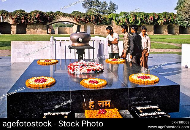 Mahatma Gandhi Memorial at Raj Ghat, Delhi, Delhi, India, Asia