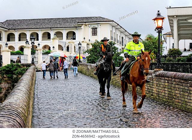 Polizeistreife in Popayán, Cauca, Kolumbien / Police patrol in Popayán, Cauca, Colombia
