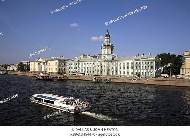 Russia, St Petersburg, Neva River, Kunstkammer, Musuem of Anthropology and Ethnography, Tourist Boat