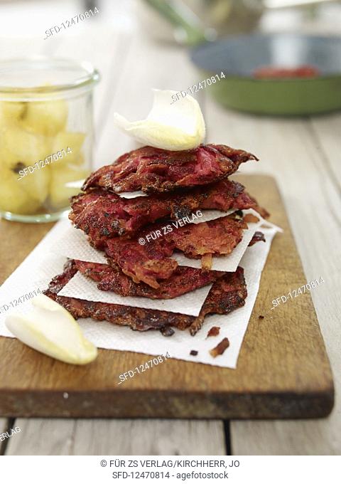 Grated beetroot biscuits with vanilla apples