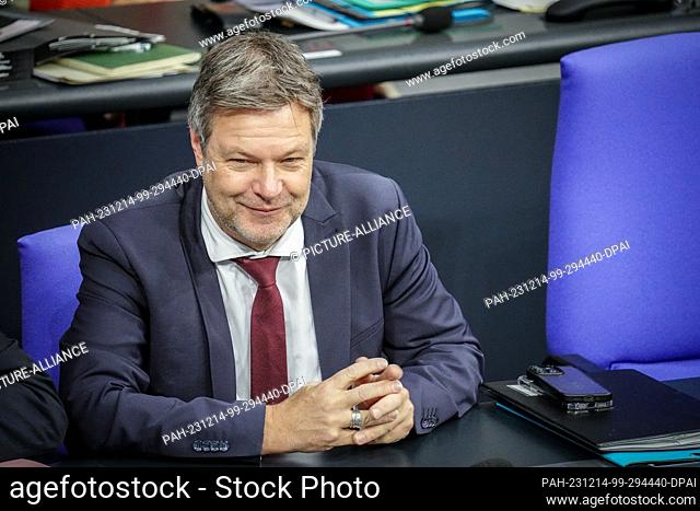 14 December 2023, Berlin: Robert Habeck (Alliance 90/The Greens), Federal Minister for Economic Affairs and Climate Protection