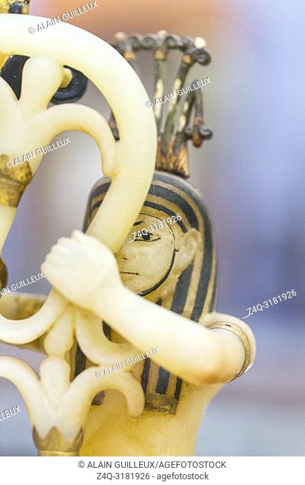 Egypt, Cairo, Egyptian Museum, Tutankhamon alabaster, from his tomb in Luxor : Composite perfume vase, upon openwork pedestal