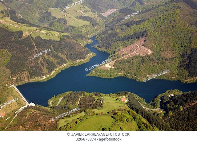 Ibaieder reservoir, Nuarbe, Azpeitia, Guipuzcoa, Basque Country, Spain