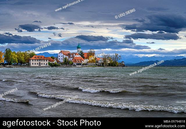 Germany, Bavaria, Swabia, Lake Constance, Wasserburg, Castle with parish church of St. George, view from Malerwinkel