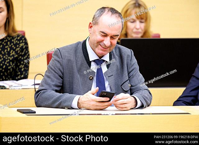 05 December 2023, Bavaria, Munich: Hubert Aiwanger, Minister of Economic Affairs and state chairman of the Free Voters in Bavaria