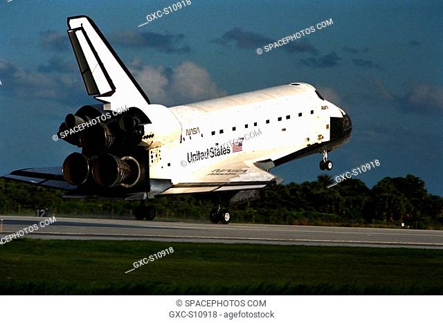 10/06/1997 -- The Space Shuttle orbiter Atlantis touches down on Runway 15 of the KSC Shuttle Landing Facility SLF to complete the nearly 11-day STS-86 mission