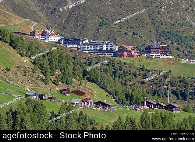 Hochsölden ist ein Hoteldorf im Ötztal, dass vor allem im Winter von Skisportlern gerne besucht wird