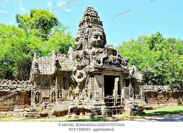 Cambodia, Siem Reap, Angkor classified World Heritage by UNESCO, one of the gate of Angkor Thom, tower-shaped head