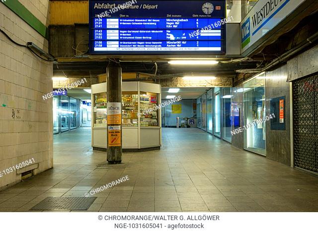 Unterführung, Hauptbahnhof, Wuppertal, Bergisches Land, Nordrhein-Westfalen, Deutschland, Europa