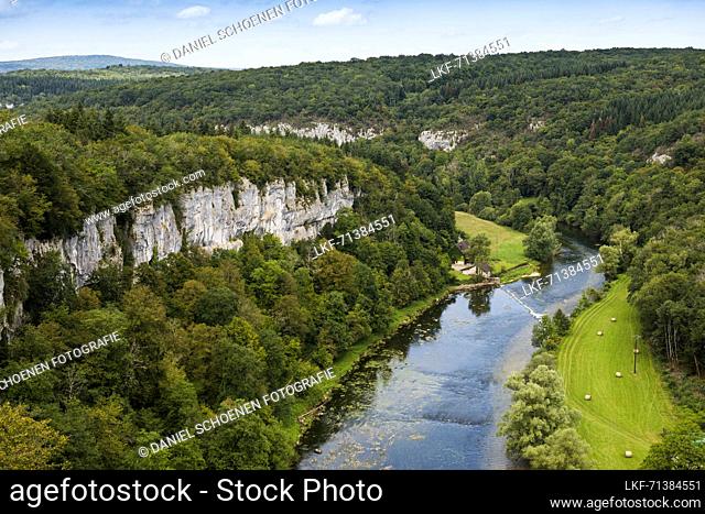 idyllic river and gorge, Loue, near ClÃ©ron, Doubs department, Bourgogne-Franche-ComtÃ©, Jura, France