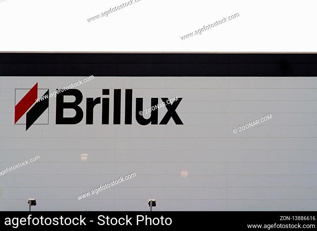 Mainz, Deutschland ? Mai 24, 2019: Die Fassade der Zweigstelle der Firma Brillux Farben einem Direktanbieter für Malerbedarf mit Logo am 24