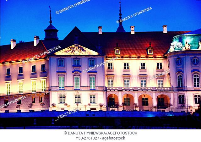 Royal Castle's eastern baroque facade seen from Slasko-Dabrowski Bridge, Vistula riverside, Old Town, Warsaw, Mazovia, Poland, Europe