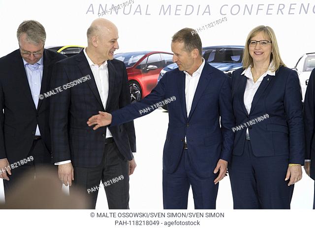 The management of Volkswagen AG, from left: dr. Stefan Sommer, Chief Financial Officer, AoComponent and Procurement, Frank OWNER, Finance and Controlling