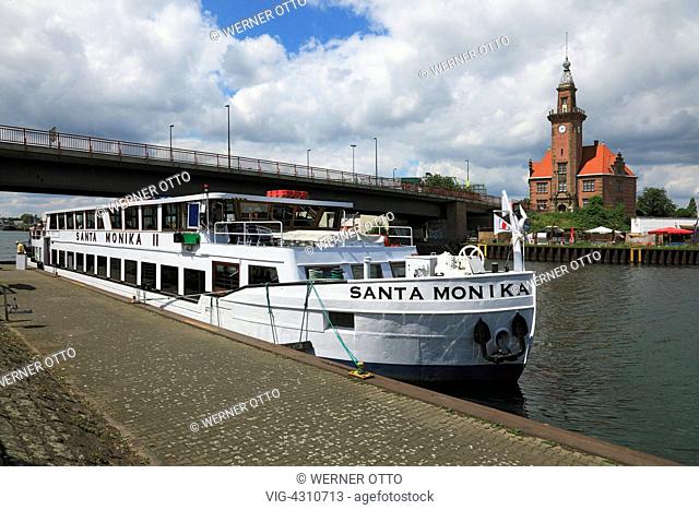 D-Dortmund, Ruhr area, Westphalia, North Rhine-Westphalia, NRW, Dortmund Port, excursion ship Santa Monica, bridge, Altes Hafenamt, harbour masters office