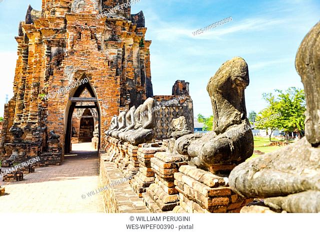 Thailand, Ayutthaya, ruins Wat Chaiwatthanaram Temple in the historical city of Ayutthaya