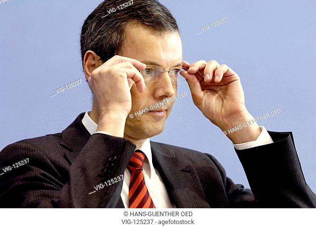 Prof. Dr. Peter BOFINGER, member of the council of experts for economic development ( SVR ). - BERLIN, GERMANY, 09/11/2005