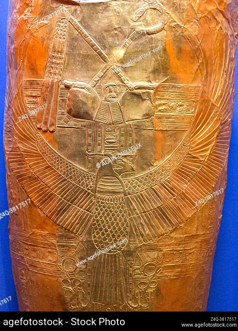 Egypt, Cairo, Egyptian Museum, gold mummy cover, found in the royal necropolis of Tanis, burial of the king Psusennes I
