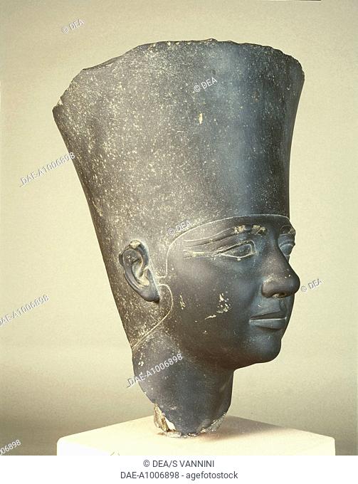 Egyptian civilization, Old Kingdom, 5th Dynasty, Kingdom of Userkaf. Schist head of Userkaf, height 45 cm. From Abusir, Solar temple of Userkaf