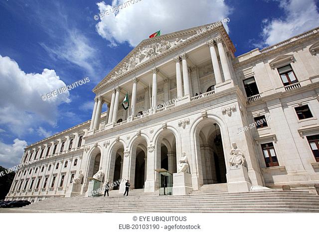 Exterior view of the Assembly of the Republic