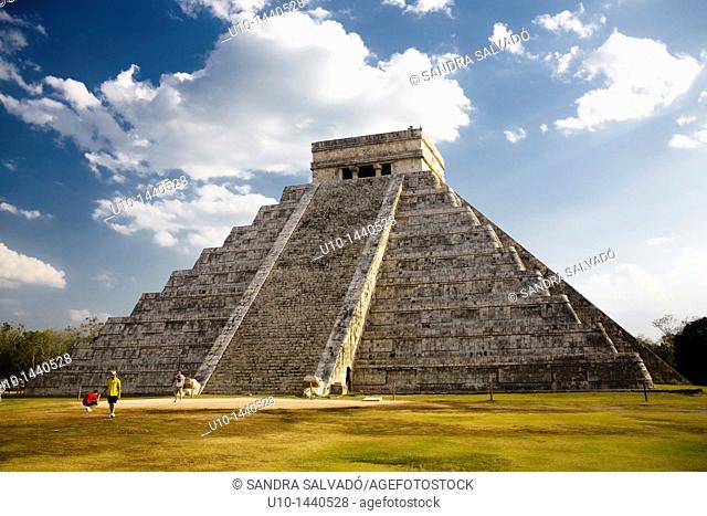 Pyramid of Kukulkan Chichen Itza Archaeological Site, Yucatan, Mexico